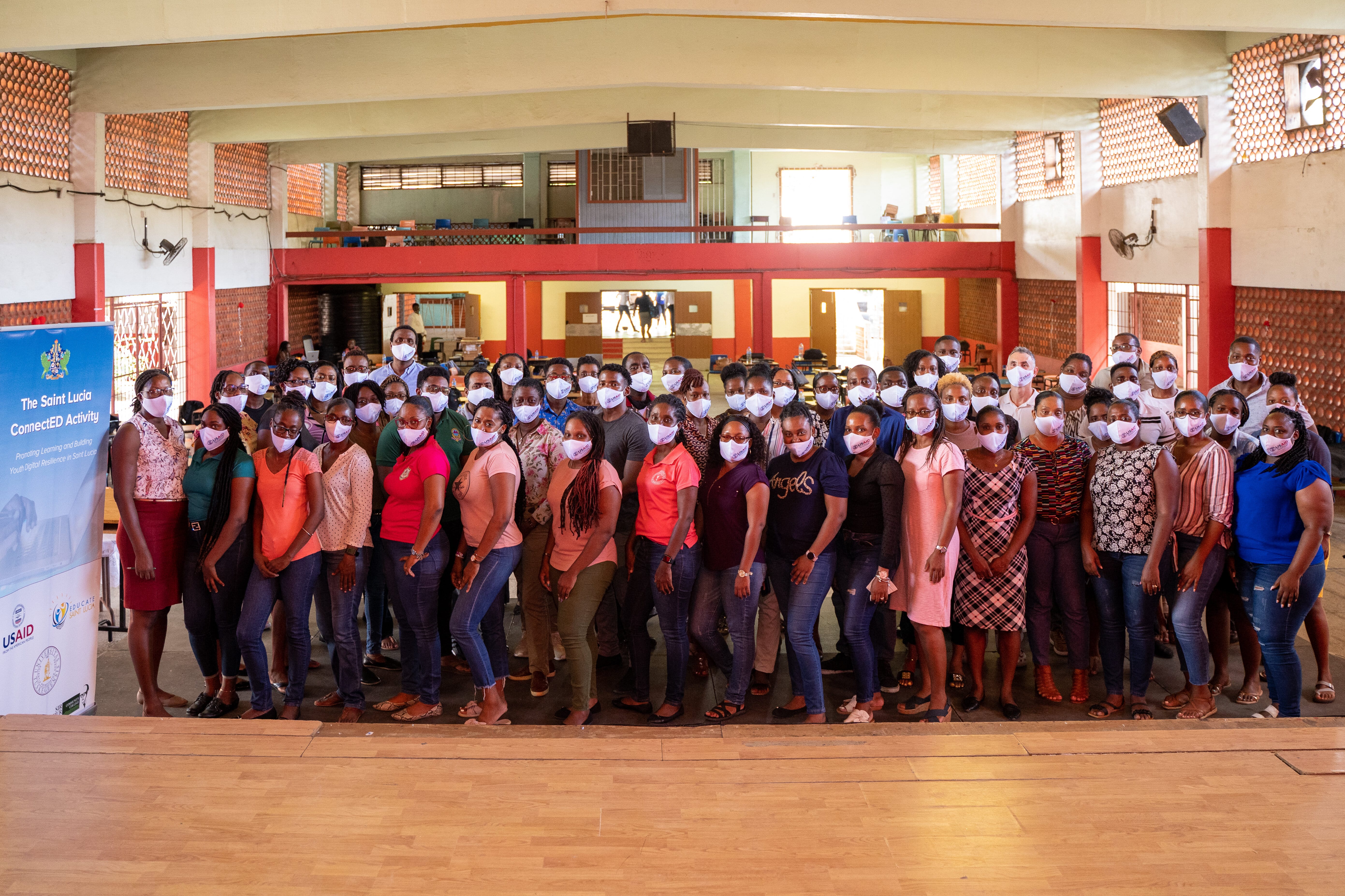 Teacher training teachers wearing masks